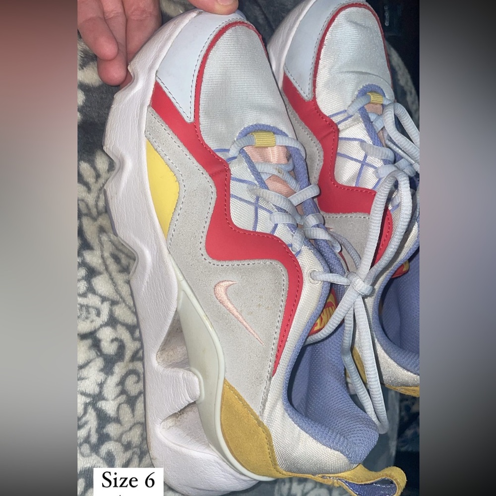 Nike shoes! Barely worn.